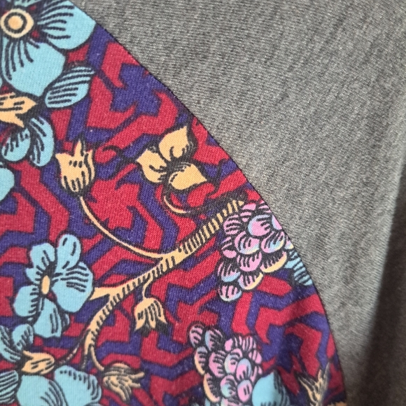 LuLaRoe Randy Raglan Sleeve Top – Size Medium - Picture 3 of 5